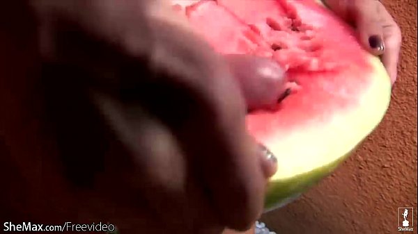 Snake recommendet fucking watermelon yummy
