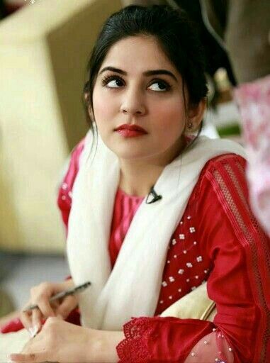 Reed reccomend sanam baloch pakistani actress from