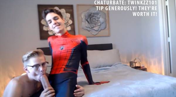 Chupando homem aranha