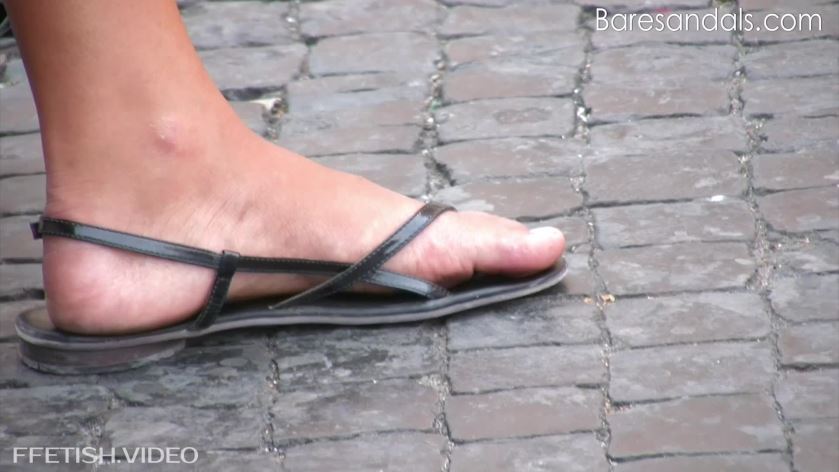Gunslinger reccomend candid tourist woma feet sandals