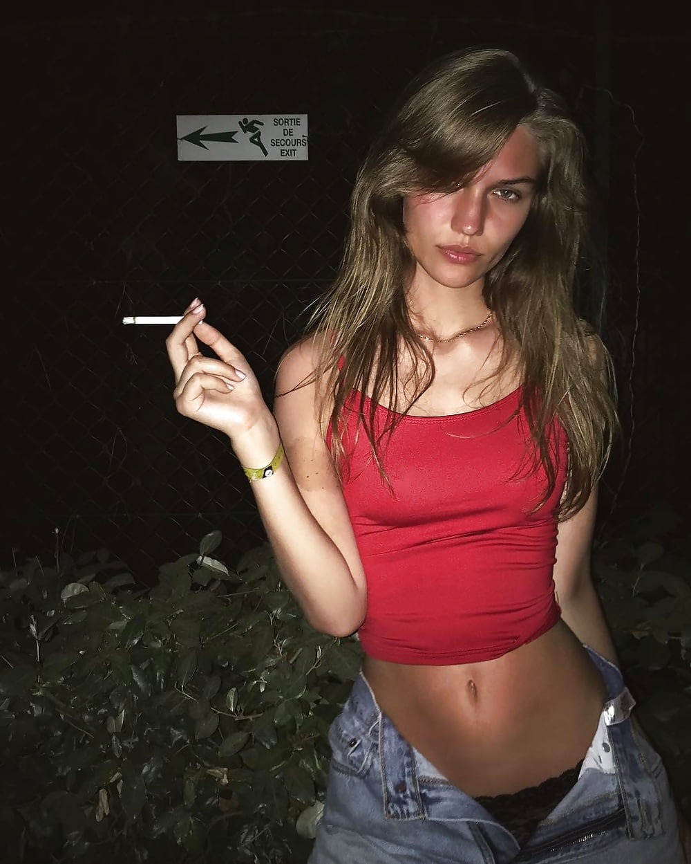 Flea F. reccomend teen smoking fetish